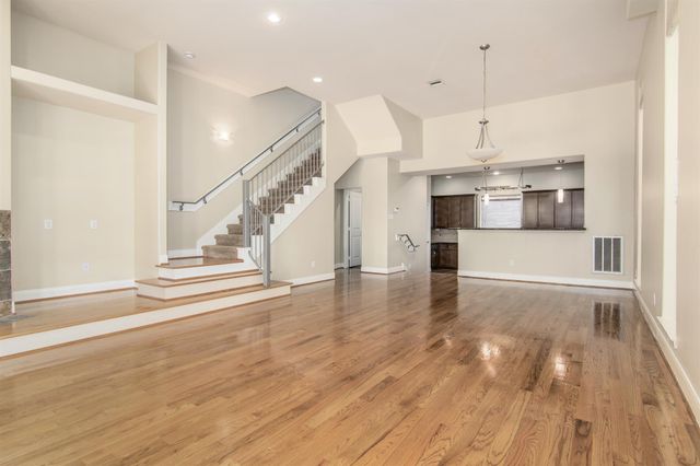 5227 Lillian Street, Houston, TX 77007