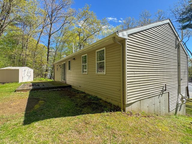 177 Gore Rd, Webster, MA 01570