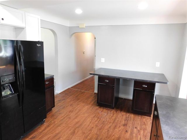 16740 College, Fraser, MI 48026