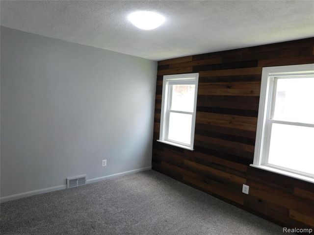 16740 College, Fraser, MI 48026