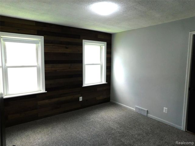 16740 College, Fraser, MI 48026