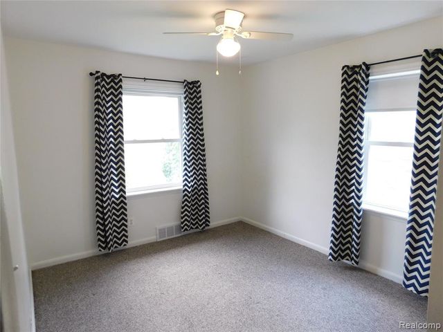 16740 College, Fraser, MI 48026