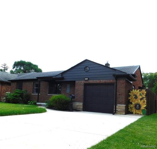 16740 College, Fraser, MI 48026