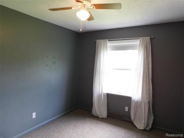 16740 College, Fraser, MI 48026