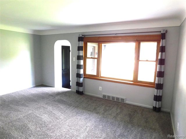 16740 College, Fraser, MI 48026