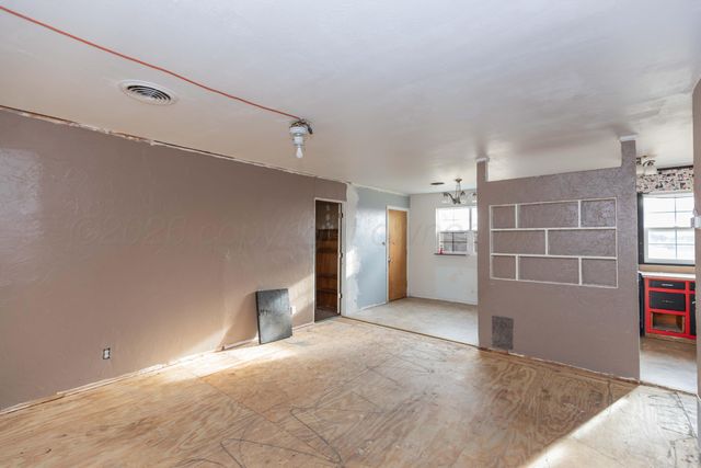 107 Inverness Street, Borger, TX 79007