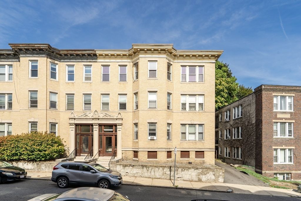 41 Orkney Rd 2, Boston, MA 02135