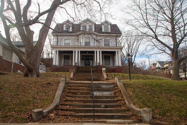 304 GLEN Avenue, Council Bluffs, IA 51503