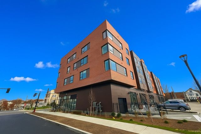 45 East Central 405, Natick, MA 01760