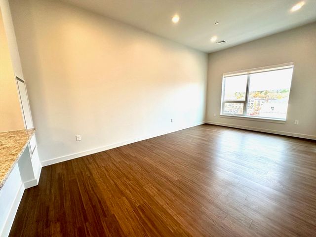 45 East Central 405, Natick, MA 01760