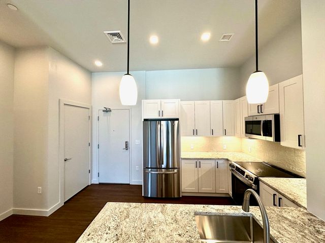 45 East Central 405, Natick, MA 01760