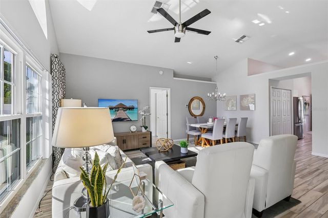 204 SUNWARD RUN, Davenport, FL 33896