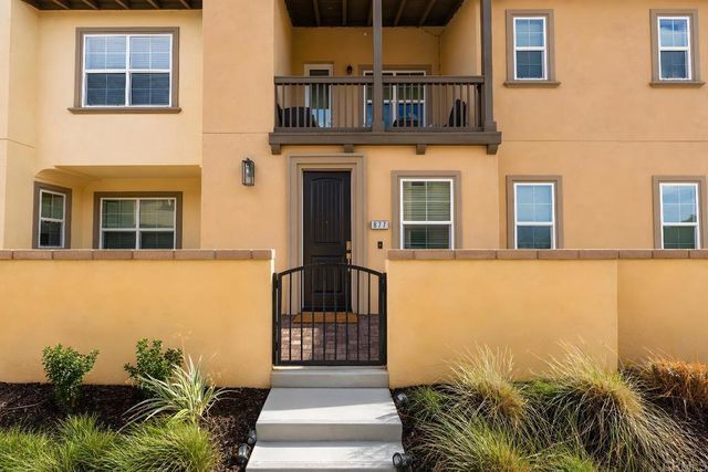 877 Blackstone Drive, San Marcos, CA 92078