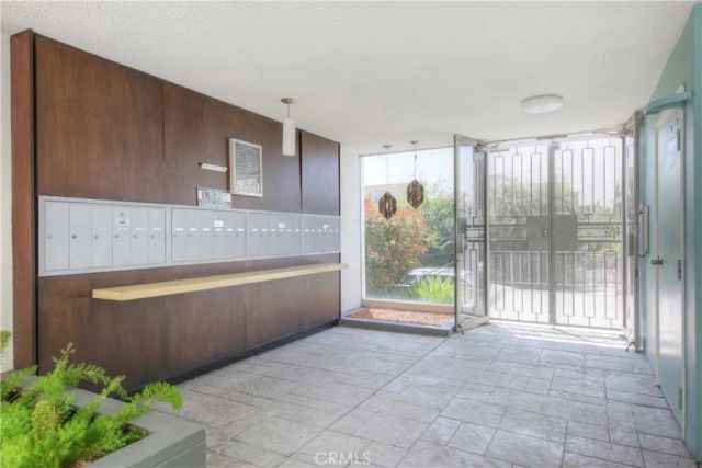 4343 Finley Avenue 27, Los Angeles, CA 90027