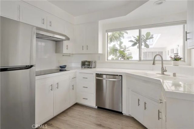 4343 Finley Avenue 27, Los Angeles, CA 90027