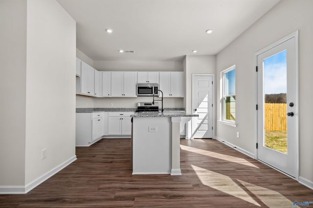 328 Emma Way, New Market, AL 35761