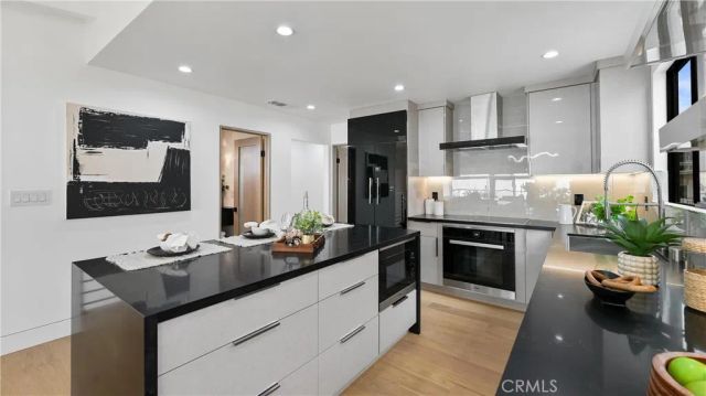 1095 Miramar, Laguna Beach, CA 92651