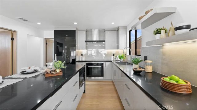 1095 Miramar, Laguna Beach, CA 92651