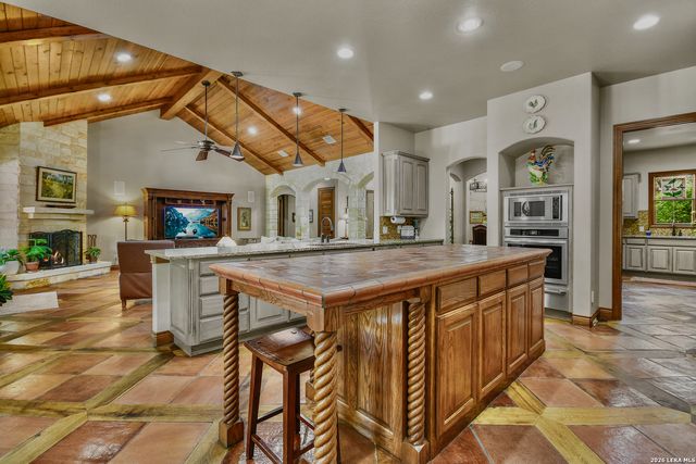 10510 FELSBLOCK LN, New Braunfels, TX 78132