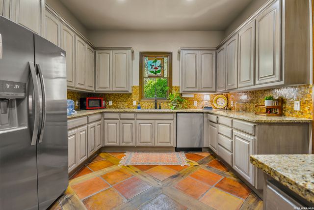 10510 FELSBLOCK LN, New Braunfels, TX 78132