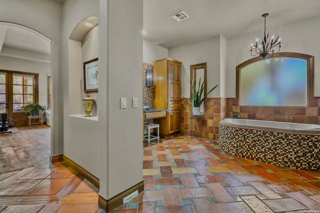 10510 FELSBLOCK LN, New Braunfels, TX 78132
