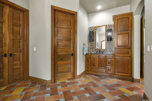 10510 FELSBLOCK LN, New Braunfels, TX 78132
