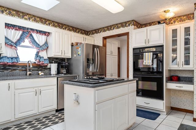 296 Idlewild Dr, Sparta, TN 38583