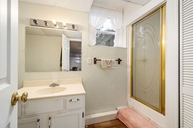 296 Idlewild Dr, Sparta, TN 38583