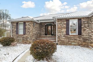 296 Idlewild Dr, Sparta, TN 38583