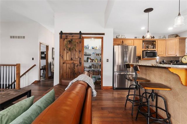 15804 E 27th Street S, Independence, MO 64055