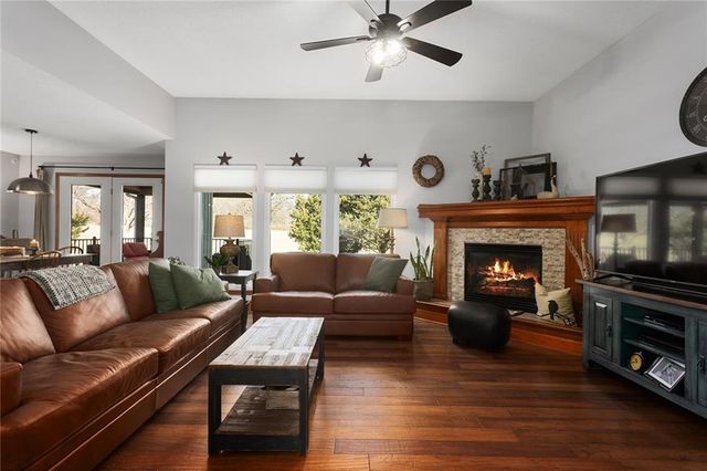 15804 E 27th Street S, Independence, MO 64055