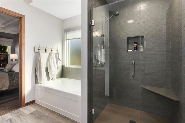 15804 E 27th Street S, Independence, MO 64055