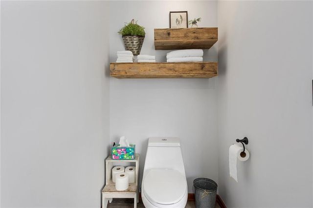 15804 E 27th Street S, Independence, MO 64055