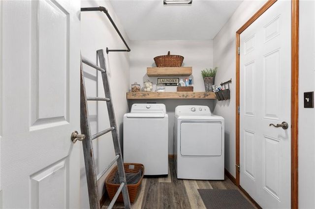 15804 E 27th Street S, Independence, MO 64055