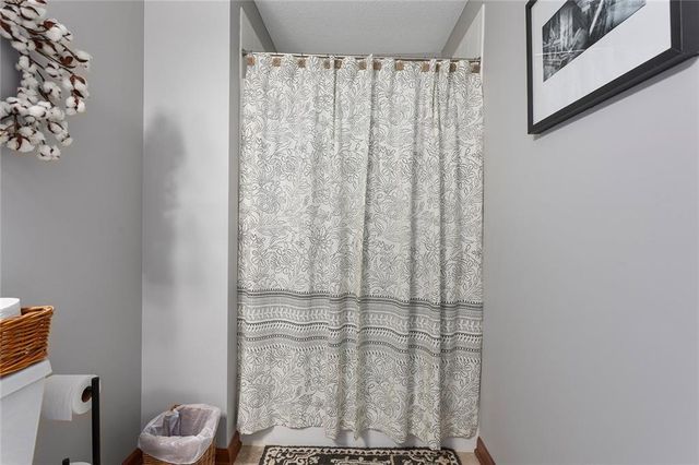 15804 E 27th Street S, Independence, MO 64055