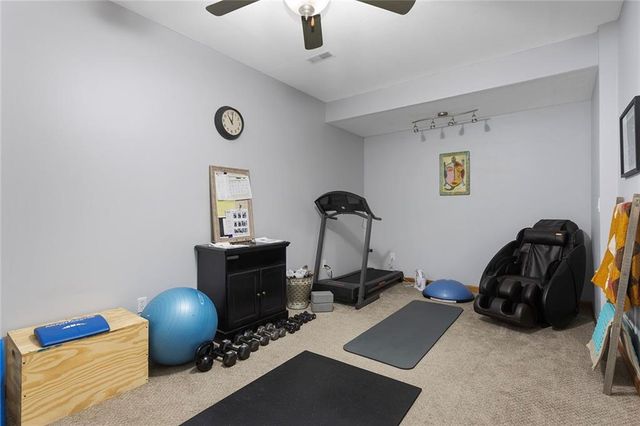 15804 E 27th Street S, Independence, MO 64055