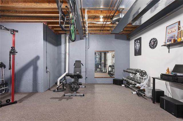 15804 E 27th Street S, Independence, MO 64055