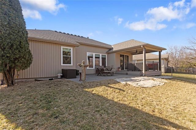 15804 E 27th Street S, Independence, MO 64055