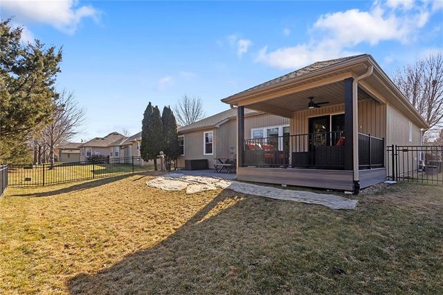 15804 E 27th Street S, Independence, MO 64055