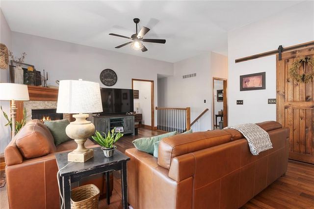 15804 E 27th Street S, Independence, MO 64055