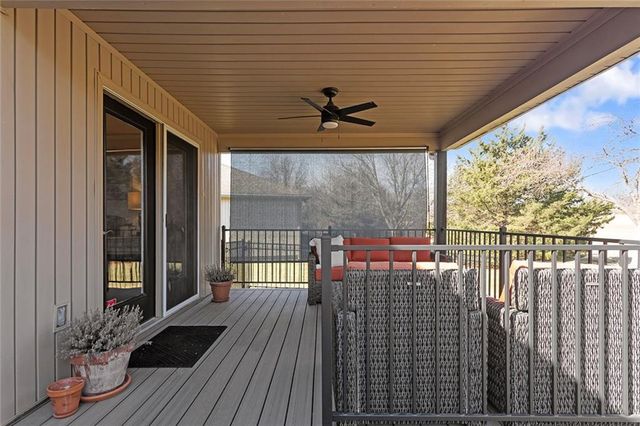 15804 E 27th Street S, Independence, MO 64055