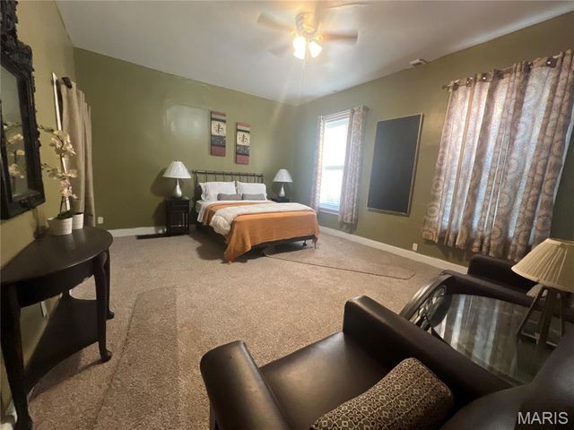 2218 Switzer Avenue, St Louis, MO 63136