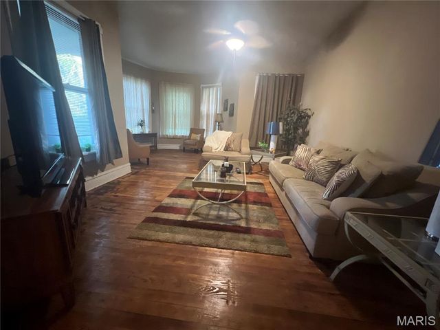 2218 Switzer Avenue, St Louis, MO 63136