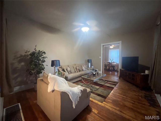 2218 Switzer Avenue, St Louis, MO 63136