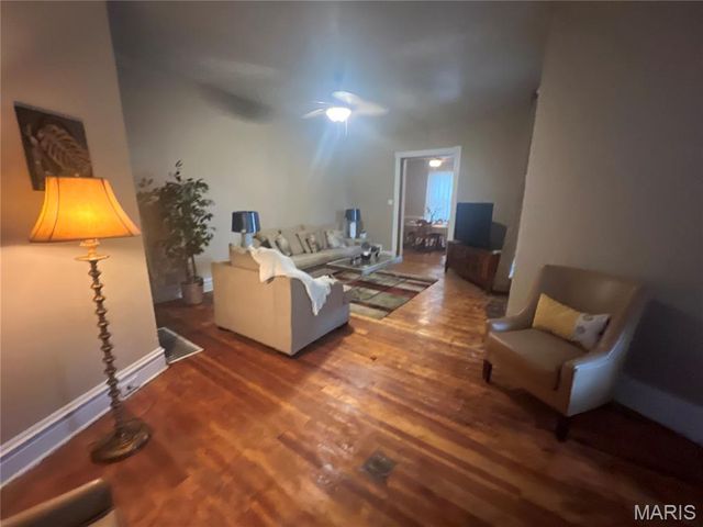 2218 Switzer Avenue, St Louis, MO 63136