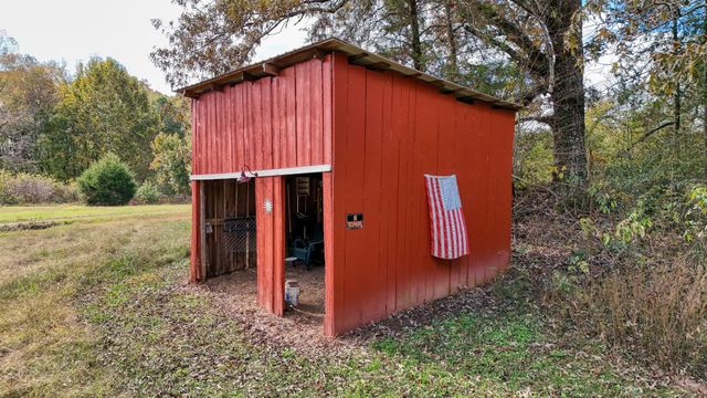 555 Brandon Rd, Huntingdon, TN 38344