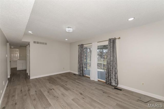 2285 Hill House Road, Chesterfield, MO 63017