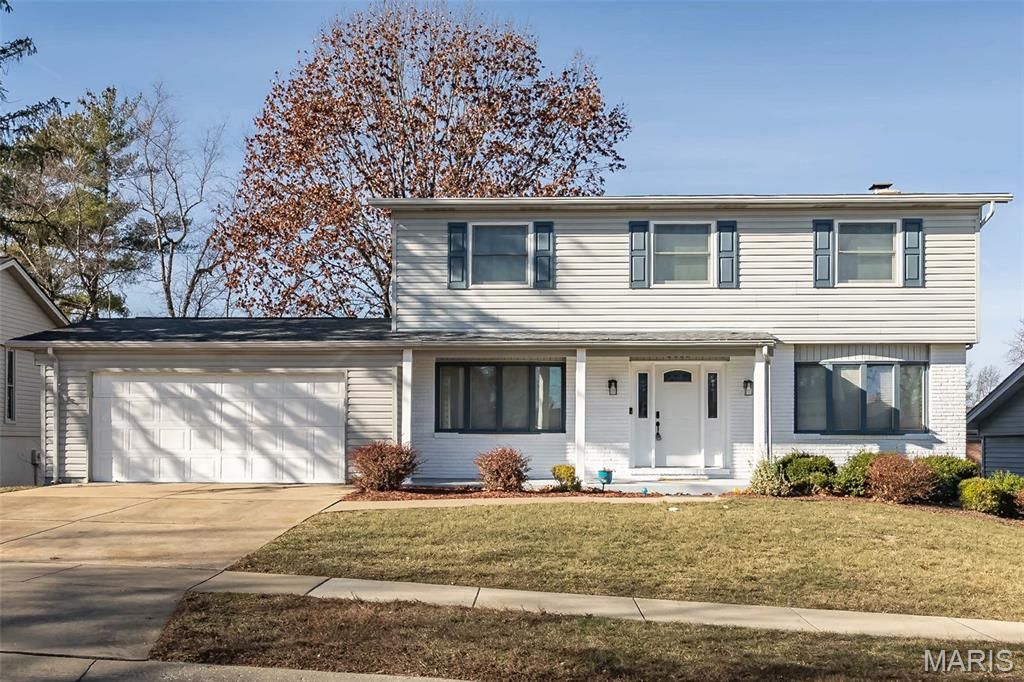 2285 Hill House Road, Chesterfield, MO 63017