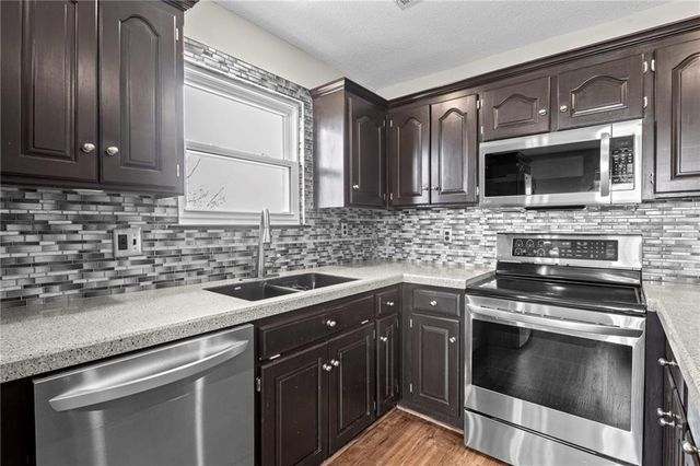 341 N Pine Street, Gardner, KS 66030