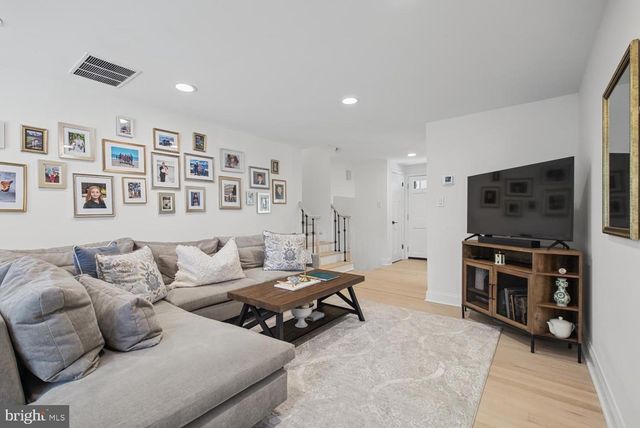 4008 ROBERTSON BLVD, Alexandria, VA 22309